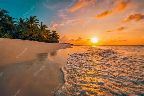 Premium Photo Beautiful Panoramic Sunset Tropical Paradise Beach