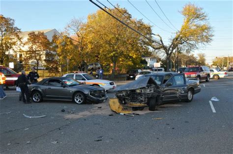 N Wantagh Avenue Crash Sends Two To Hospital Levittown Ny Patch