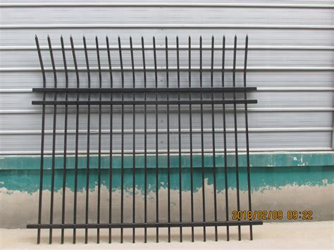 Decorative Black Coated Bent Curved Top Steel Fence Wrought Iron