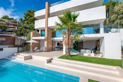 Bedroom Luxury Villa For Sale In Castelldefels Catalonia