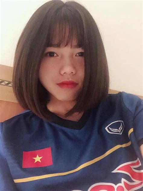 Hot girl đội tuyển nữ Việt Nam và mối tình chị em đặc biệt sao