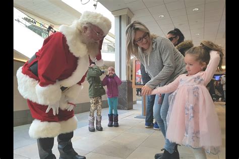 Tis The Season At Georgian Mall As Santa Claus Arrives Barrie News