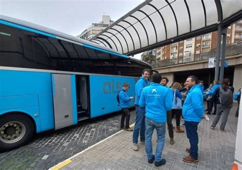 La Asociación de Voluntarios de CaixaBank se moviliza para trasladar a