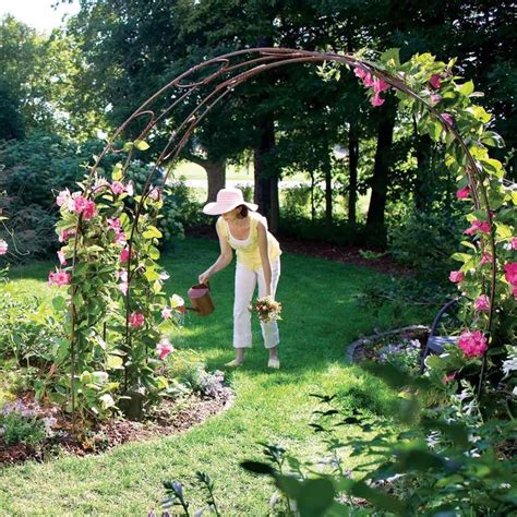 10 Awesome Garden Arbor and Trellis Projects | Family Handyman