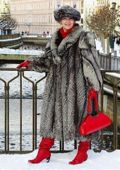 Pin By Mark George On Furcoats Hot Winter Outfits Fur Fashion Fashion