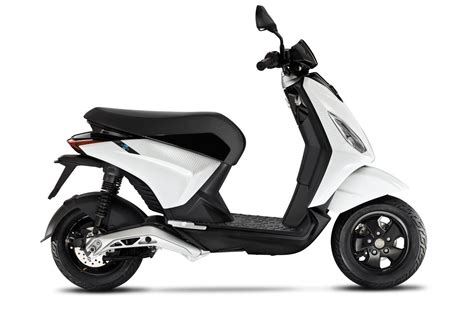 Motorrad Vergleich Piaggio 1 2023 Vs Peugeot Kisbee 50 GT 2022