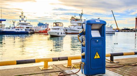 How To Properly Charge A Boat Battery