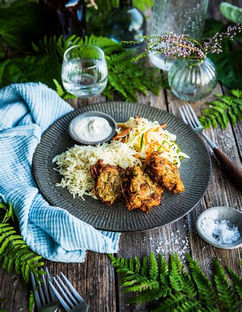 Zucchinipakoras Med Vitl Ksris R Kostsallad Och Srirachas S Landleys K K