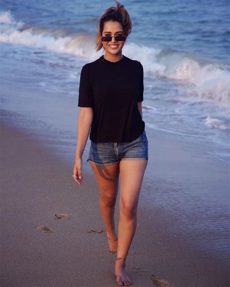 Raiza Wilson S Sizzling Bikini Video Sets Internet On Fire Tamil News IndiaGlitz