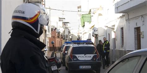 Atraca A Punta De Pistola Una Tienda De Muebles En El Cerro Del Guila