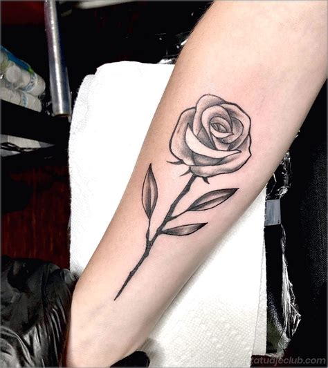 Tatuajes De Rosas En La Mano Por Qu Deber A Obtener Una Rosa En Su