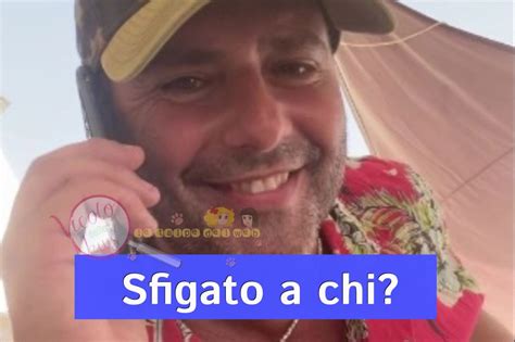 Ex cantante di Amici dà dello sfigato a Paolo Meneguzzi Il Vicolo