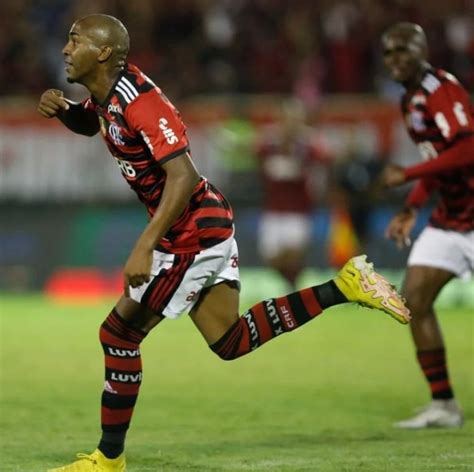 Lorran O Jogador Mais Jovem A Marcar Pelo Flamengo Super R Dio Tupi