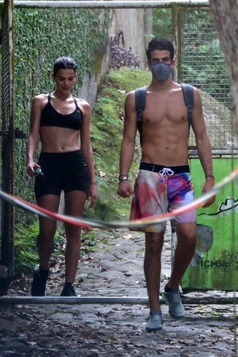 Foto Bruna Marquezine E Enzo Celulari Namoraram Durante A Pandemia Da