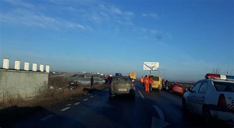 Accident Rutier La Cump R Tura Cu Trei Autoturisme Implicate Una