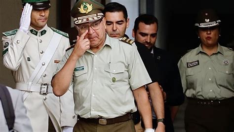 General De Carabineros Tras Ser Citado A La Moneda Por Emplazamiento Al