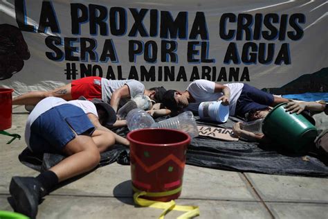 Activistas Protestan Por Proyecto Minero Que Pondría En Peligro El Acceso Al Agua En Lima