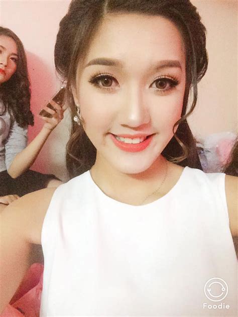 Vẻ đẹp nóng bỏng của các hot girl cổ vũ cho trận World Cup
