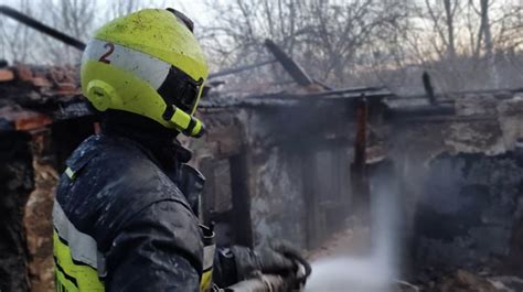 Un Copil De Doi Ani Scos Dintr Un Incendiu Minorul A Fost Salvat De