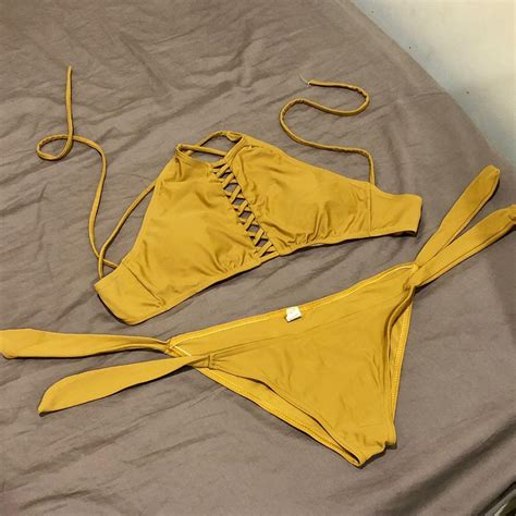 削肩泳裝 泳衣 比基尼 掛脖 bikini 辣妹 初夏時尚 她的時尚 泳衣潛水衣 泳裝 比基尼在旋轉拍賣
