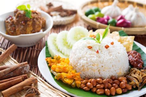 Malaysia Food Nasi Lemak Stock Image Image Of Cooked 31985611