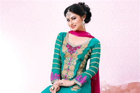 Mouni Roy Wallpapers Top Free Mouni Roy Backgrounds Wallpaperaccess