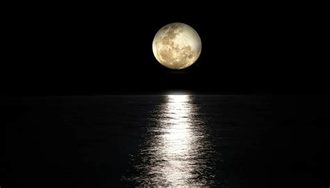 ketika bulan terbelah islampos