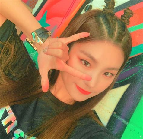 Itzy Yeji Icon Made By Amstynoir Itzy Instagram Update Kpop Girls