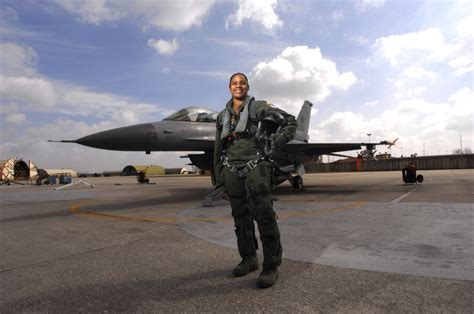 Ambitious Cadet Became Air Force S 1st Black Female Fighter Pilot