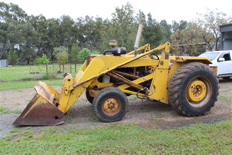 Lot 251 Massey Ferguson Industrial 3165 Tractor With Front End Loader