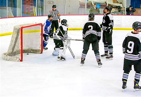 Wildcats Hockey Boys Earn Weekend Split Dodge County Independent