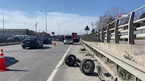 Kocaeli de feci kaza Dingili kopan araçtan yola fırladı başka bir