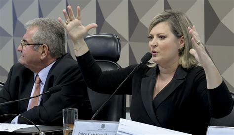 Joice Hasselmann é a nova líder da bancada do PSL na Câmara dos Deputados