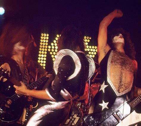 Pin By Christina Knapp On Kiss Kiss Pictures Kiss Army Kiss Band