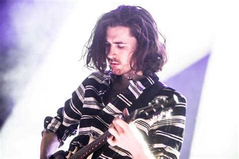 Hozier Debuts His Sophomore Album 'Wasteland, Baby!' At No. 1