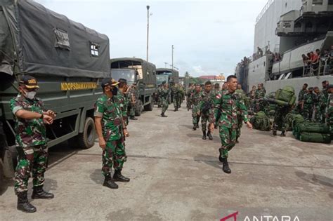 200 Personel TNI Satgas Yonif 136 TS Tiba Di Manokwari Siap Menjaga