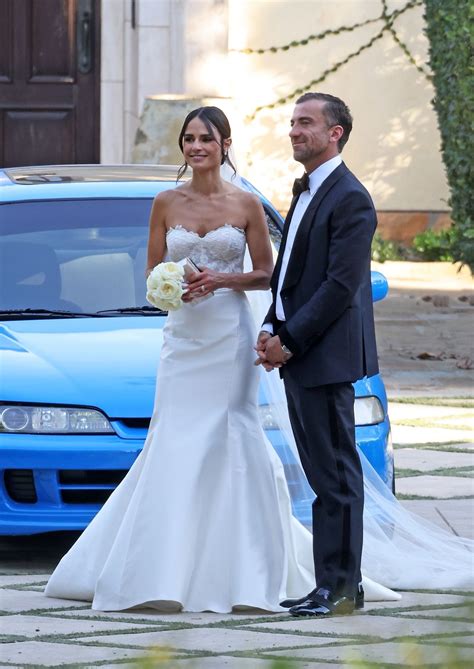 ジョーダナ・ブリュースターが投資会社CEOと結婚! 『ワイスピ』のスポーツカーで式場を出発。 | Vogue Japan