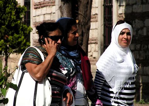 Turkey Istanbul Turkish Women In Topkapi Palace