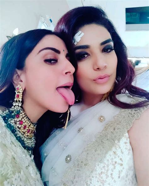 Kundali Bhagya Actresses Anjum Fakih And Shraddha Arya Go On A Vacation