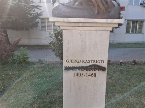 bust  gjergj kastriot skenderbeu  damaged  gjilan  police