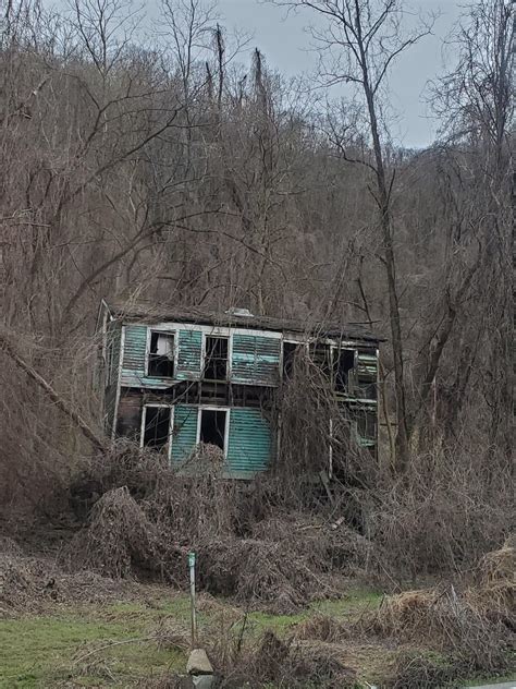 Abandoned house in West Virginia : r/AbandonedPorn