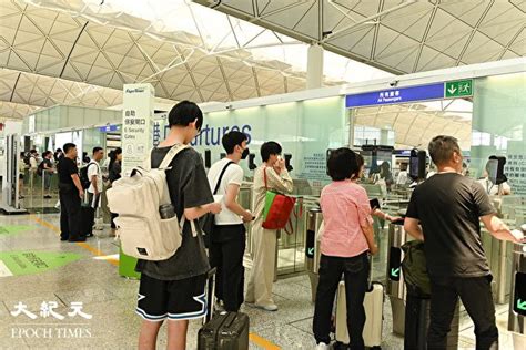 香港國際機場10月航空客運量按年升四倍 貨運量 大紀元