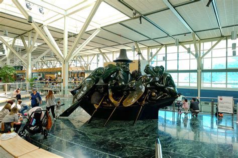 Bill Reid Sculpture At Vancouver International Airport Yvr Flickr