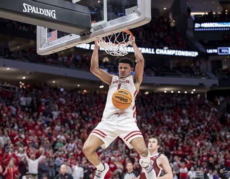 Wisconsin Badgers Sophomore Guard Johnny Davis Declares for 2022 NBA Draft