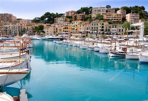 Puerto de Soller Port of Mallorca with lllaut boats — Stock Photo ...