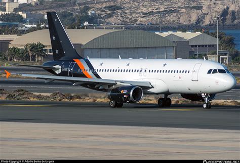 G POWK Titan Airways Airbus A320 233 Photo by Adolfo Bento de Urquía