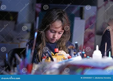 Desenho De Menina De Anos Imagem De Stock Imagem De Brincalhona