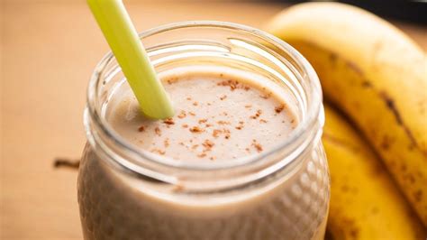 3 Ingredient Banana Smoothie A Healthy Summer Drink Youtube