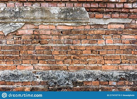 Viejas Grietas De Cemento De Pared En Mal Estado Es Ladrillo Visible