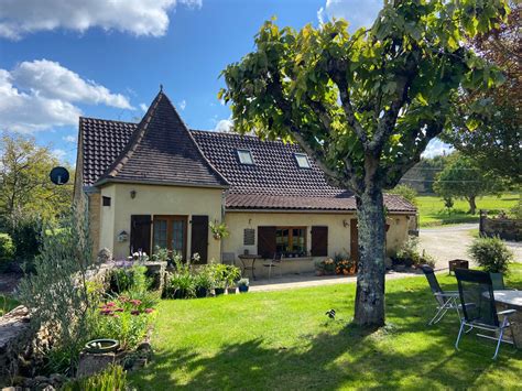 Maison En Pierre Avec Grange Dans Un Cadre Paisible